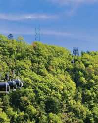 塔雲山，「天下最險道觀」。