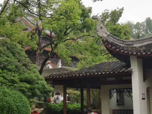 山水之間，書香之旅。