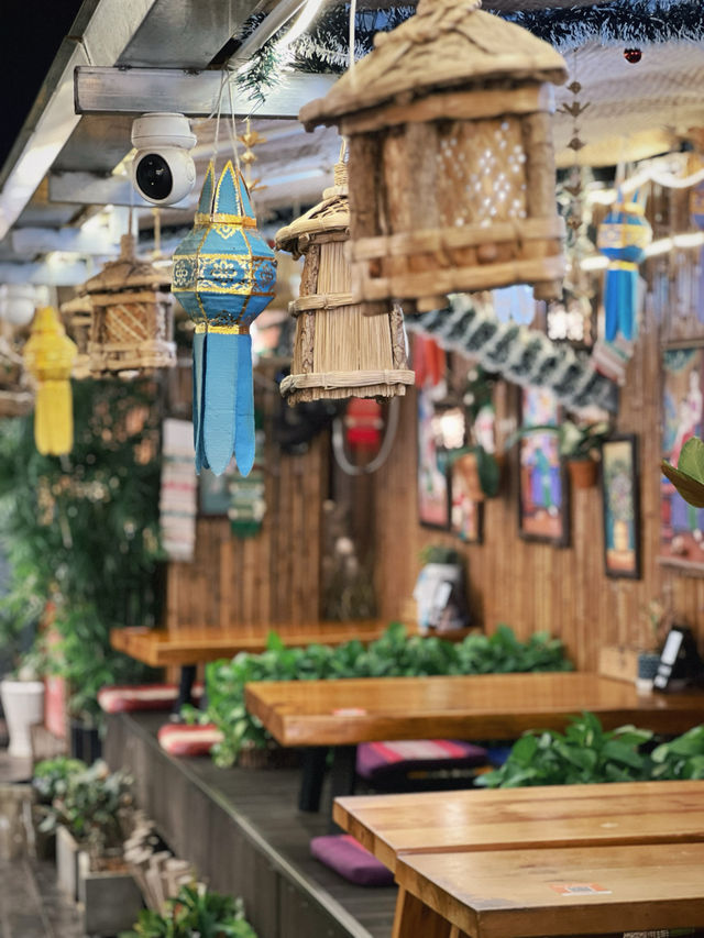 版納高空絕美泰餐廳 明星同款打卡地！