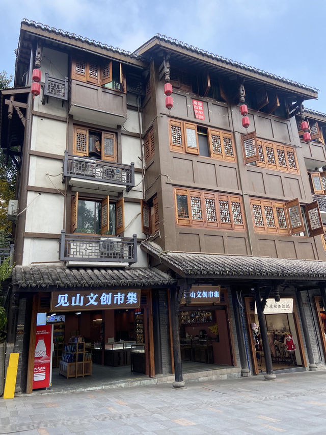  🏮磁器口古鎮🏮充滿著歷史韻味與人間煙火🔥 