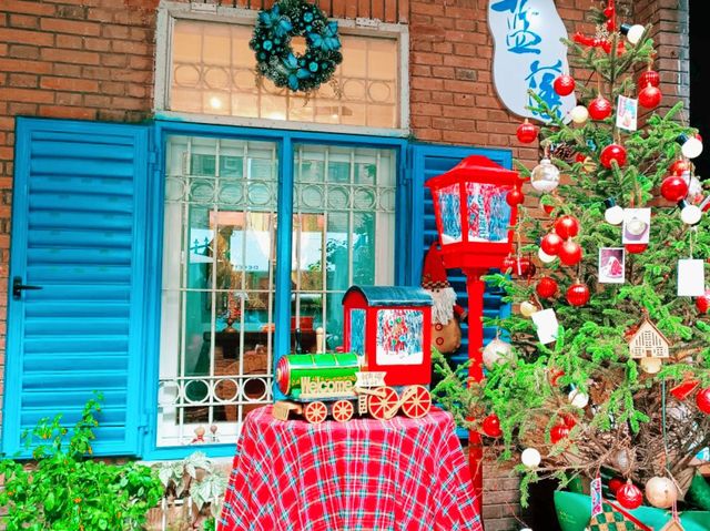 Western Style with The East Flavor: Christmas in Guangzhou