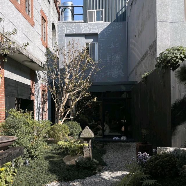 《台北古韻新探：隱於大稻埕的“裏 Ura.219”》