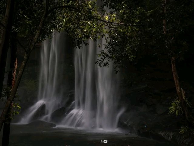 น้ำตกห้วยหลวง อุบลราชธานี ราชาน้ำตกแห่งอีสานใต้