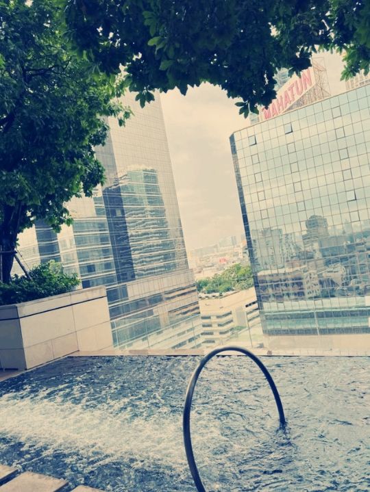 【曼谷瑰麗酒店｜都市桃源的奢華體驗】​​