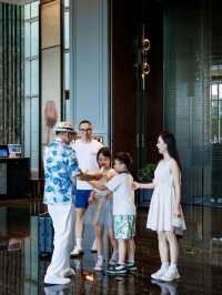  Family Escape in Tropical Paradise! 