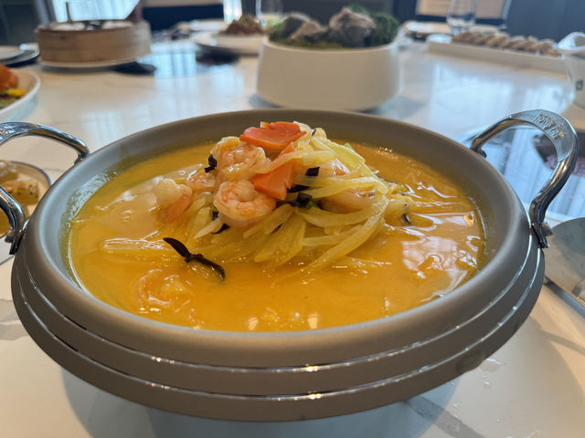 在市中心的中式園林酒店，邂逅江景與悠閒