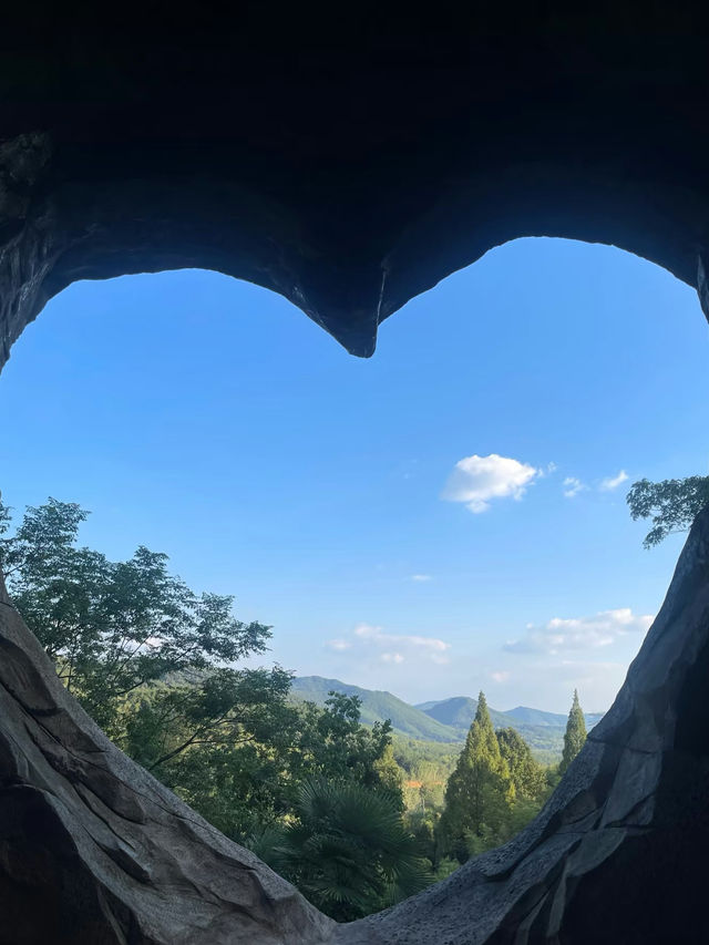 18℃過夏天!我在龍泉洞實現“天然制冷自由” 18℃過夏天!我在龍泉洞實現“天然制冷自由”