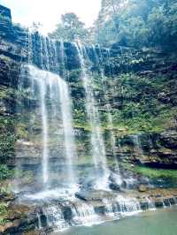 雲南昭通黃連河藏在深山裡的百米瀑布