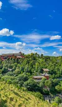 貴陽大興國寺 | 願神佛偏愛，一切從歡！ 大興國寺，一座隱藏在都市繁華背後的古剎，是尋找心靈寧