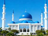 Explore Kota Kinabalu's Floating Mosque: A Blend of Beauty and Spirituality🕌