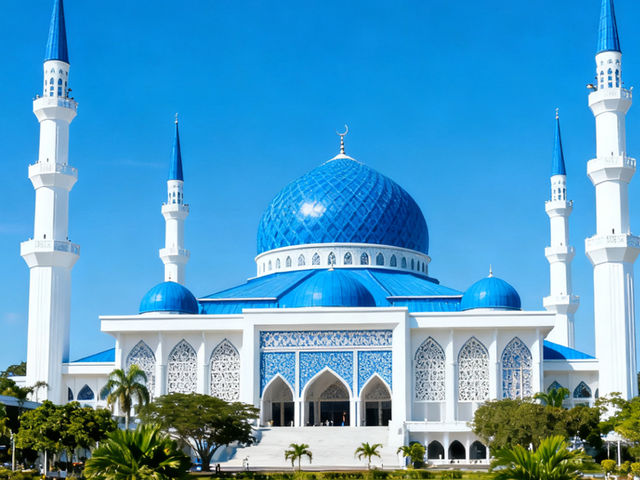 Explore Kota Kinabalu's Floating Mosque: A Blend of Beauty and Spirituality🕌