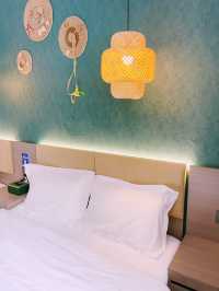 【加油站旁寶藏店！免費停車+人均60爽住】