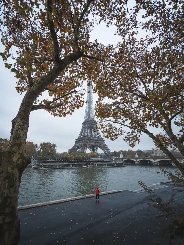 To take this set of photos, I specifically made a trip to Paris