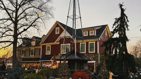 Winter Exclusive Around Philadelphia｜Christmas Atmosphere On Point — traveler post in Delaware County