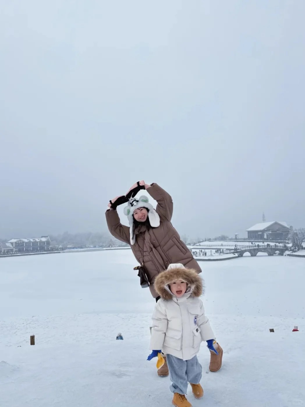 Winter is a must to bring your kids to Chengdu + Xiling Snow Mountain to play