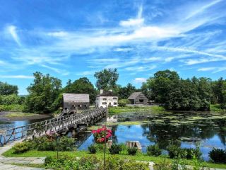 Rockefeller Mansion: A Place Imbued with New York's Romantic Essence