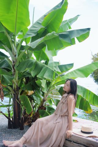 Wabi-sabi aesthetics by Erhai Lake, every frame looks like a movie screenshot