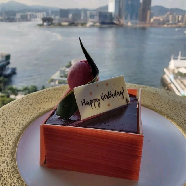 A birthday stay in fourseason hk 