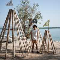 The Play Yard พักรถบ้านริมทะเลภูเก็ต