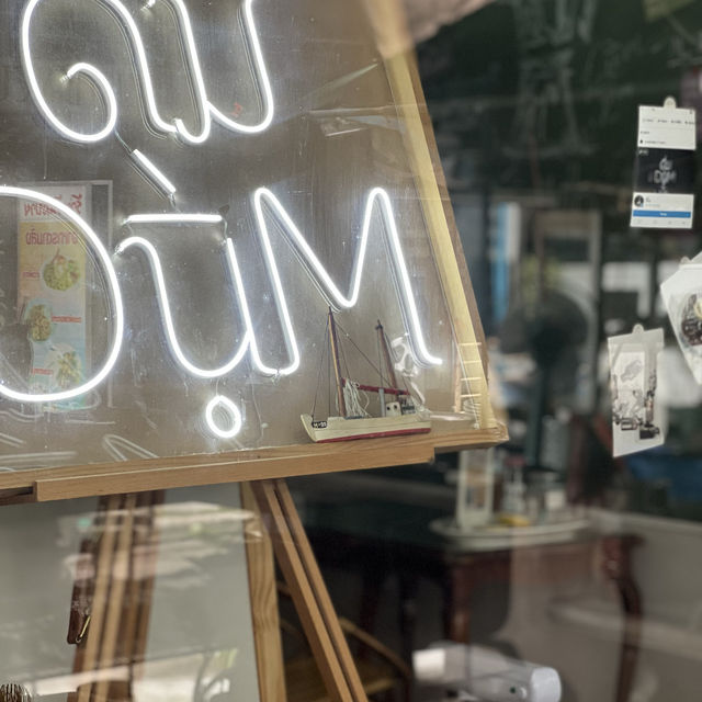 🇹🇭dum.th - hipster hidden cafe