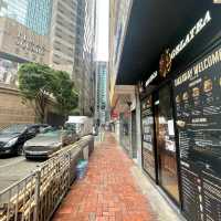 時代廣場下的漢堡小店