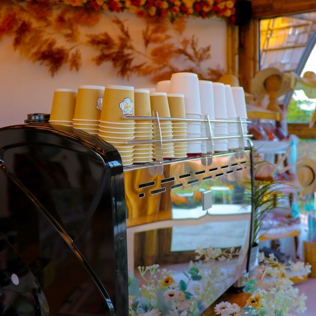 Bliss & Bloom cafe คาเฟ่ดีไซน์สวย กลางทุ่งดอกไม้