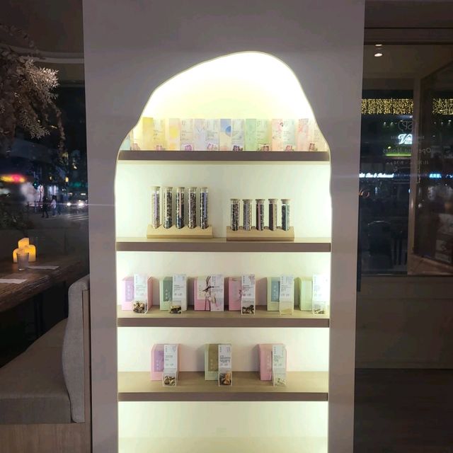 滿滿打卡位的餐廳