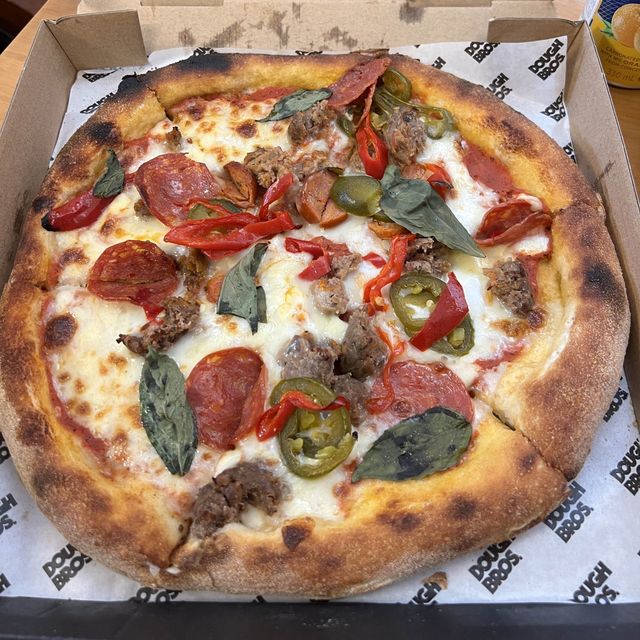 即叫即焗熱辣辣薄餅店 Dough Bros🍕