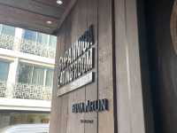 방콕의 아름다운 노을을... 맛있는 것들과 함께! “Supanniga Eating Room”