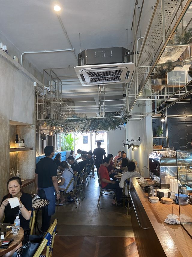Breakfast Guide: The Foxhole Bakery Cafe