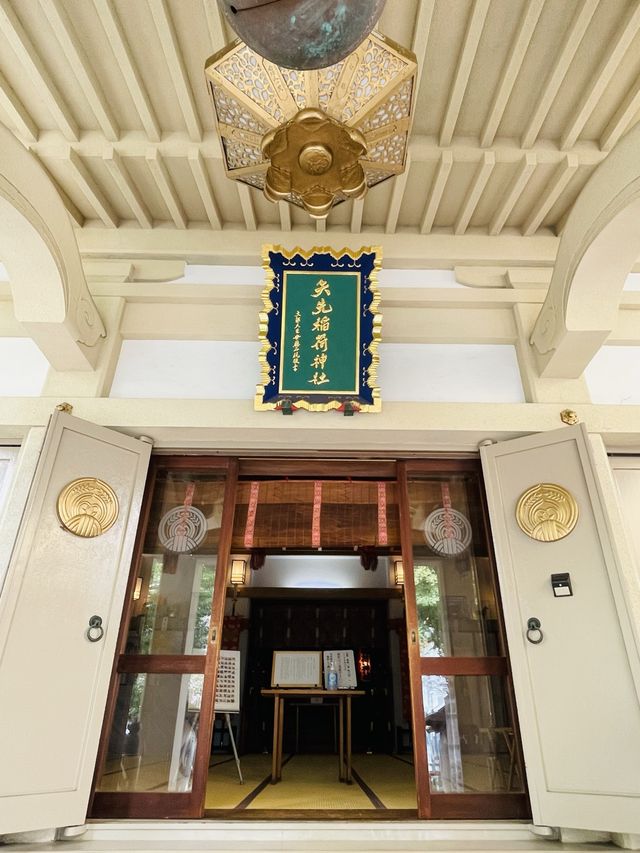 【東京都/矢先稲荷神社】馬術の天井絵が見られる神社