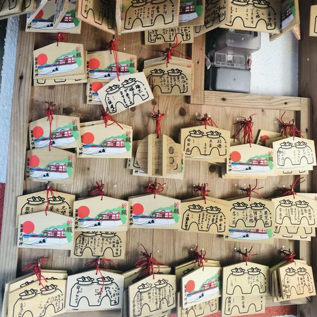 神秘的石頭守護者！探索釜蓋神社⛩️🌟🗿