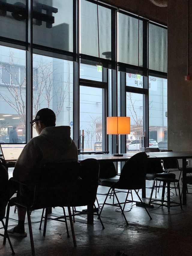 카공이나 작업 데이트 하기 좋은 미사 ‘더 노벰버 라운지’ ☕️👩🏻‍💻