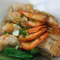 ฟินกับบะหมี่ลีเพลสสูตรฮ่องกง ใกล้ๆแค่ในเมืองทอง