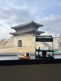 Cafe with a stunning fortress view in Suwon!