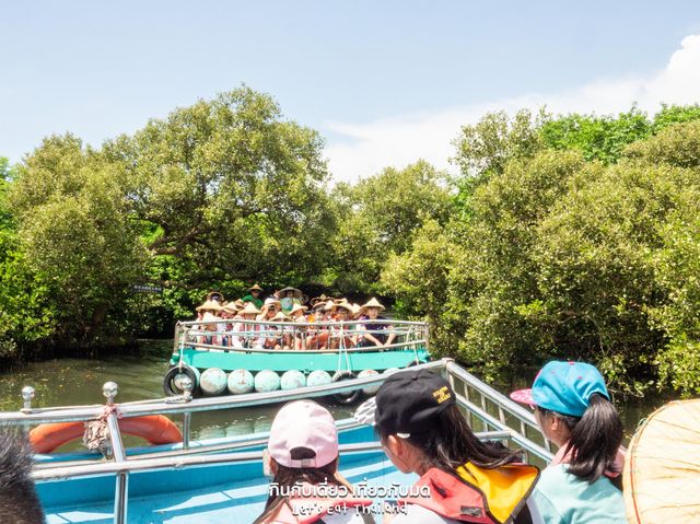นั่งเรือชมป่าโกงกาง ไถหนาน