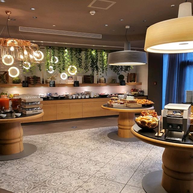Steigenberger Hotel Munich with Nice Breakfast