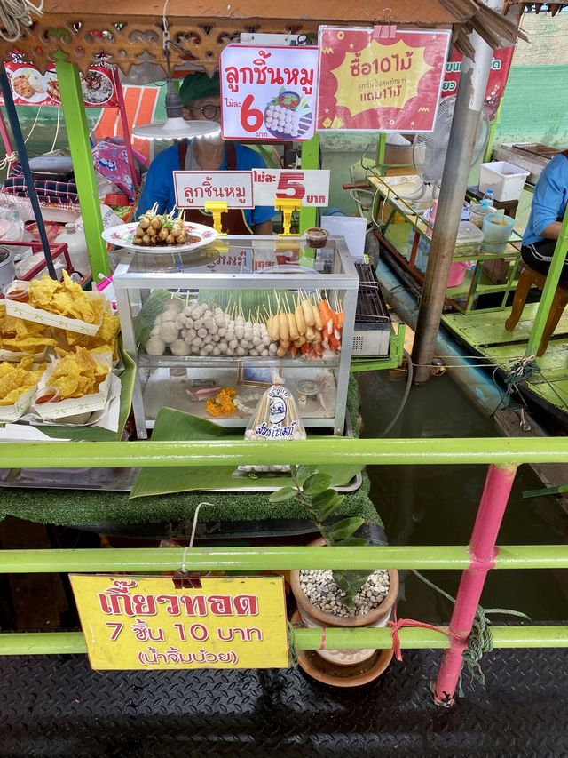 หาของกินกันที่ตลาดน้ำวัดท่าการ้อง พระนครศรีอยุธยา