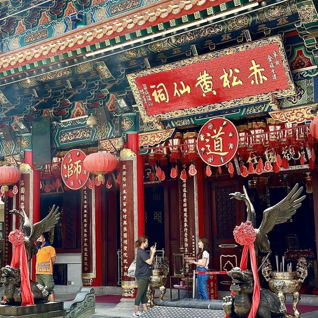 Legendary Temple in Hong Kong 