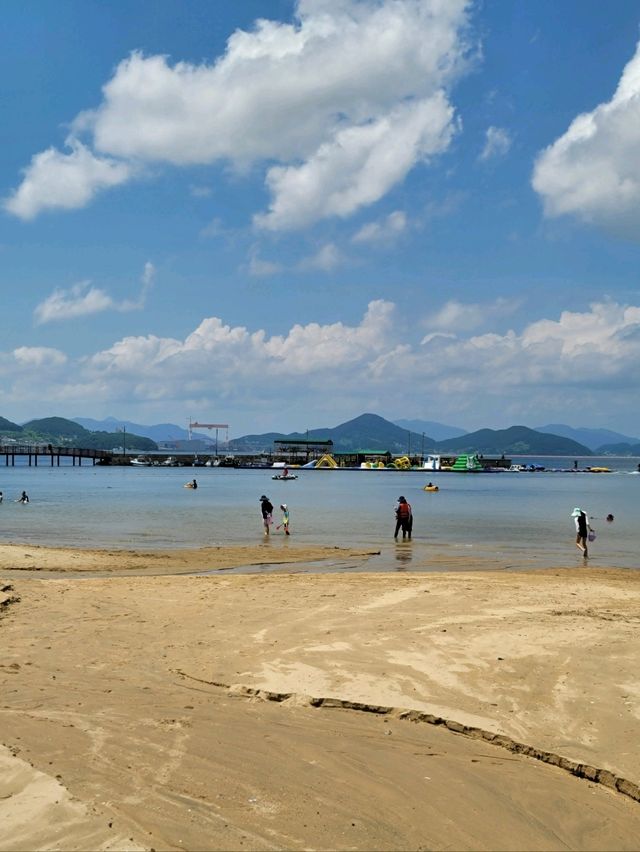 통영과도 가까운 한적한 해벽 사곡해수욕장🏖