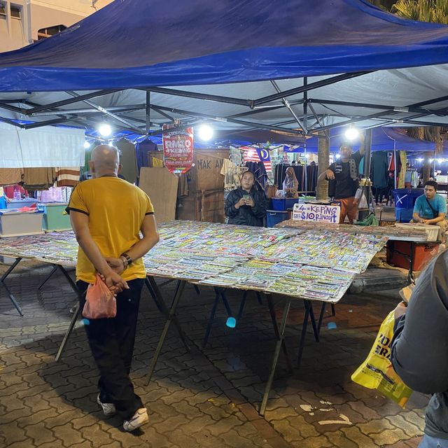 Bazaar Karat: JB most popular night market