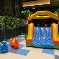 有 Kids Area 嘅自己餐廳，仲有超多款美食