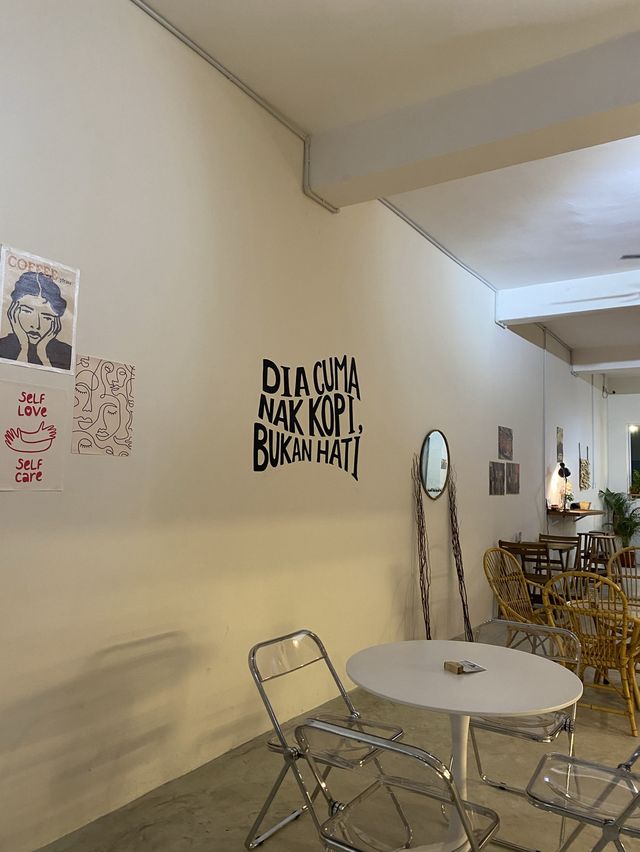 Kopi & Bulan Cafe in Ipoh