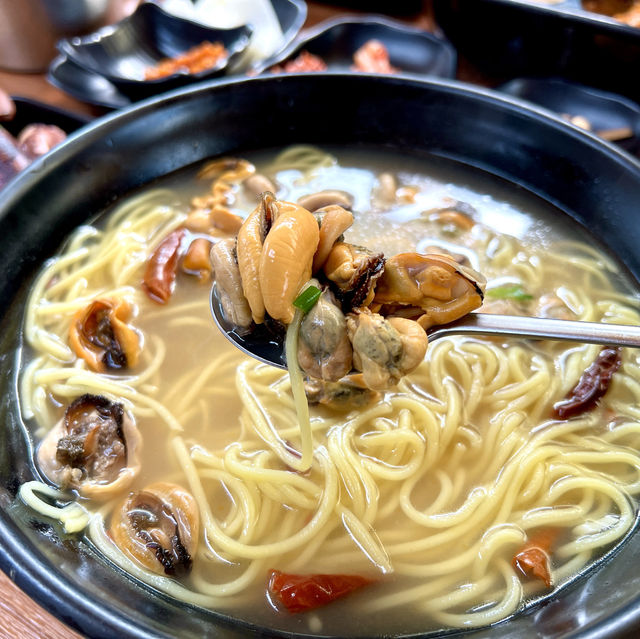 고기국수 처음 먹는 사람들도 좋아할만한 맛집, 솔동산!