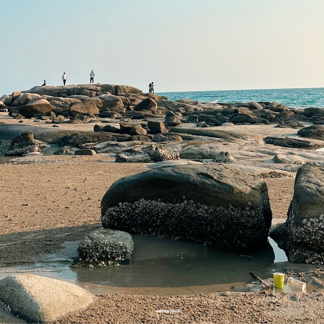 “ลานหินขาว” ที่เที่ยวไฮไลต์ของระยอง #หาดแม่รำพึง