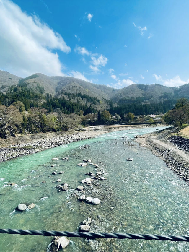【絶景】一生に一度は行きたい！春の絶景が待つ白川郷へ🌸