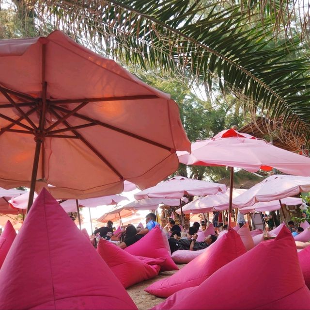 pink cafe in pattaya