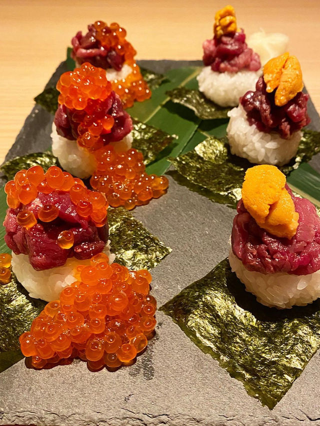 【福岡グルメ】肉寿司と焼き鳥を楽しめる豪華な居酒屋