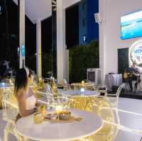 ร้านอาหารอร่อยในเมืองเชียงใหม่ มีสระให้เล่นน้ำ 