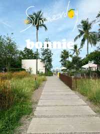 bOnnie on the beach huahin